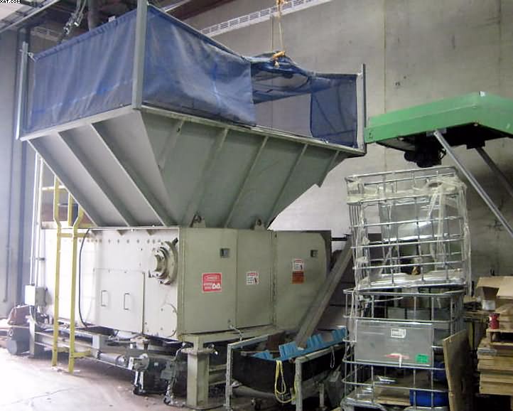 SHRED-TECH Model STS-75-A536-08-02 Shredder, YOC. -  2002.,